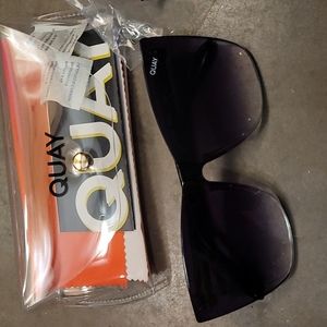Quay Come Thru Black Fade women's sunglasses